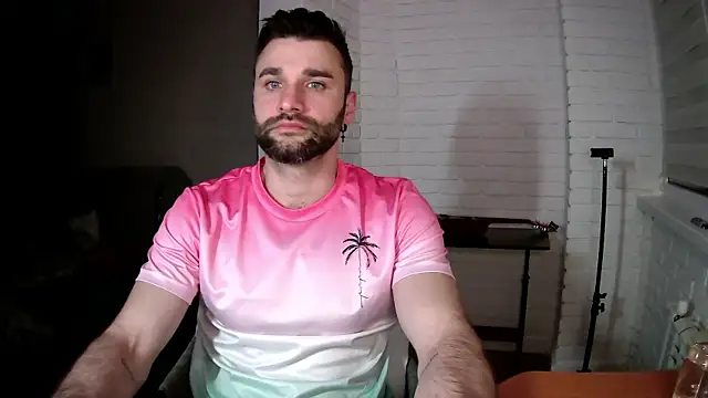 Snapshot of DaddySlava chatting on April 22, 6:42 pm DaddySlava online show from April 22, 6:42 pm
