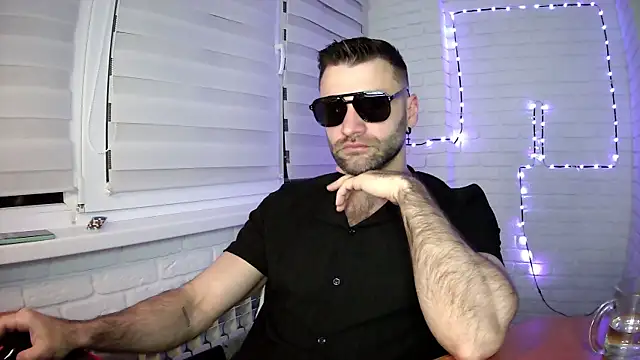 Snapshot of DaddySlava chatting on April 25, 6:16 pm DaddySlava online show from April 25, 6:16 pm