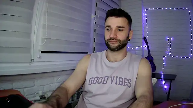 Snapshot of DaddySlava chatting on May 2, 8:03 pm DaddySlava online show from May 2, 8:03 pm