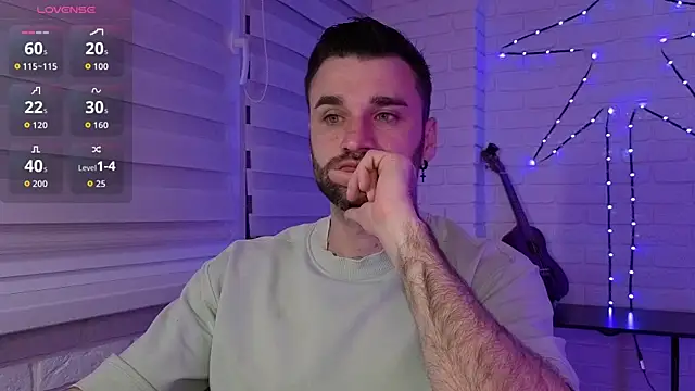 Snapshot of DaddySlava chatting on May 15, 7:32 pm DaddySlava online show from May 15, 7:32 pm