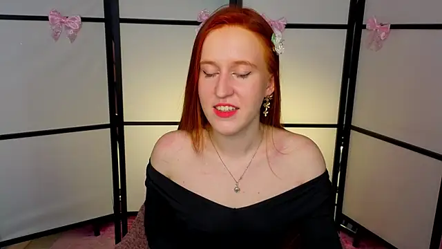 EvaBellea online show from May 9, 1:49 pm