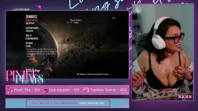 Snapshot of PixieePlays chatting on April 9, 10:04 pm PixieePlays online show from April 9, 10:04 pm