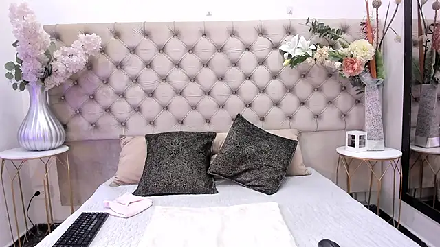 Snapshot of BellaWilliams_ chatting on April 9, 8:47 pm BellaWilliams online show from April 9, 8:47 pm