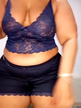 Snapshot of Sexy_yassimna chatting on May 11, 12:22 pm Sexy yassimna online show from May 11, 12:22 pm
