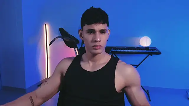 Massimo Rinaldi online show from April 22, 4:37 am