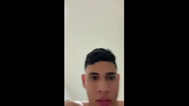 Snapshot of Massimo_Rinaldi chatting on May 17, 1:58 am Massimo Rinaldi online show from May 17, 1:58 am