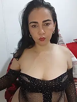 Snapshot of Emily_Divi69 chatting on July 2, 2:44 am Emily Divi69 online show from July 2, 2:44 am