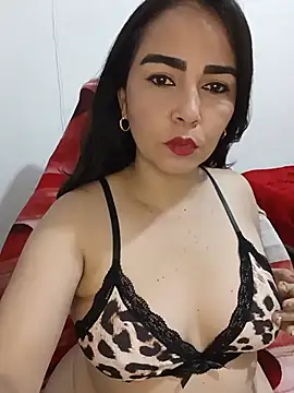 Snapshot of Emily_Divi69 chatting on July 3, 1:45 am Emily Divi69 online show from July 3, 1:45 am