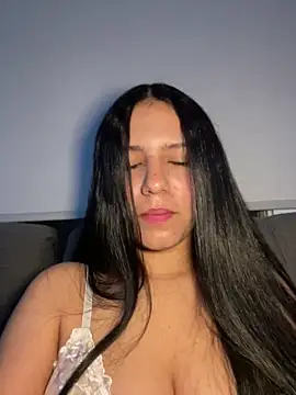 Snapshot of IsabelaRivers chatting on April 12, 6:40 am IsabelaRivers online show from April 12, 6:40 am