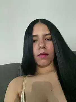 Snapshot of IsabelaRivers chatting on May 2, 3:22 am IsabelaRivers online show from May 2, 3:22 am