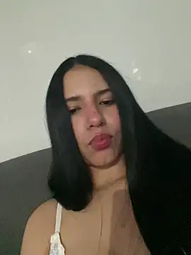 Snapshot of IsabelaRivers chatting on May 14, 3:35 am IsabelaRivers online show from May 14, 3:35 am