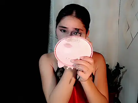 Snapshot of urasiankylie chatting on May 7, 4:34 pm urasiankylie online show from May 7, 4:34 pm