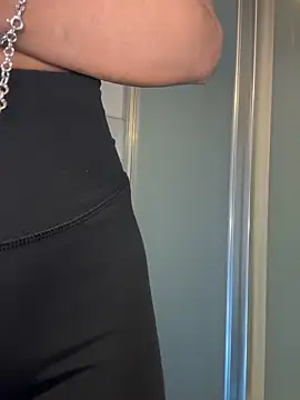 Snapshot of latinacaro- chatting on May 13, 6:55 am latinacaro- online show from May 13, 6:55 am