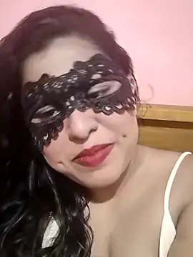 Maskedcurves online show from April 4, 7:44 pm