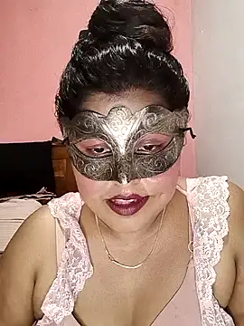 Maskedcurves online show from May 2, 4:12 pm