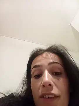 Lolaa92i online show from April 15, 12:28 am