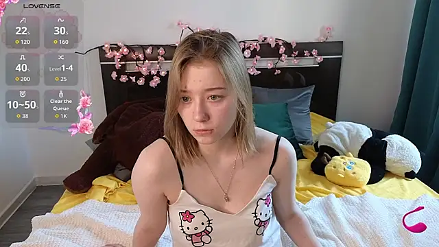luniera online show from June 14, 3:19 am