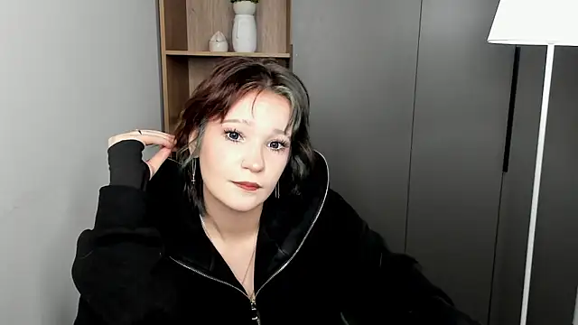 BettieBagwill online show from April 5, 8:44 am