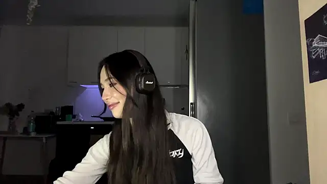 Elizabetswan online show from April 5, 7:33 pm