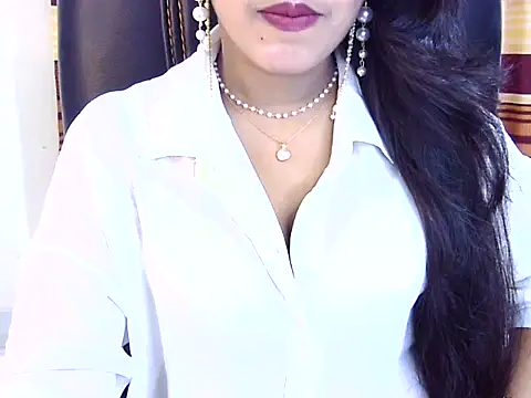 Noor Zarin online show from May 5, 8:28 pm