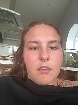 Snapshot of Hollpopss chatting on April 14, 1:50 pm Hollpopss online show from April 14, 1:50 pm