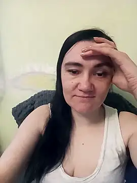 Snapshot of AlissaSecret chatting on April 4, 6:11 am AlissaSecret online show from April 4, 6:11 am