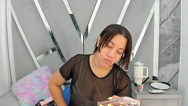 Snapshot of Daphne_cuteht chatting on April 11, 1:04 pm Daphne cuteht online show from April 11, 1:04 pm