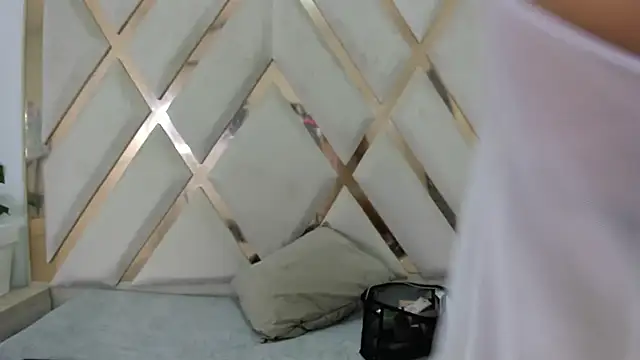 Snapshot of Daphne_cuteht chatting on April 20, 8:43 pm Daphne cuteht online show from April 20, 8:43 pm