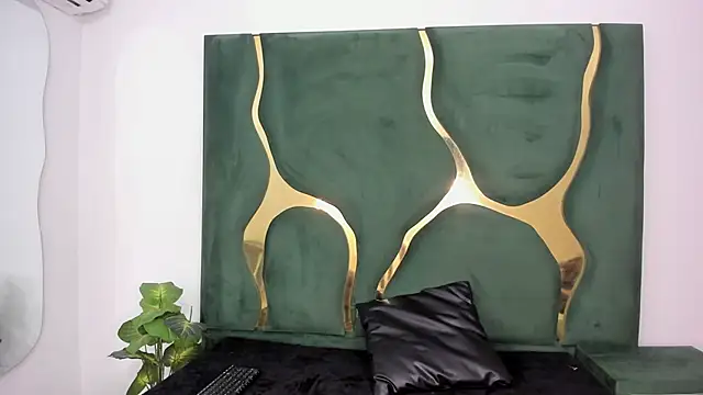 Snapshot of Daphne_cuteht chatting on May 1, 9:08 pm Daphne cuteht online show from May 1, 9:08 pm