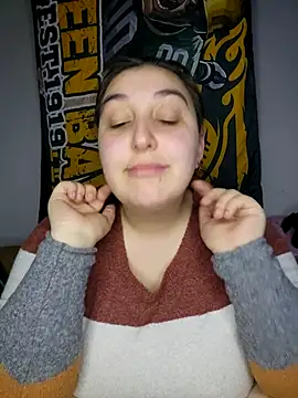 Horneysunflower420 online show from May 2, 2:38 am