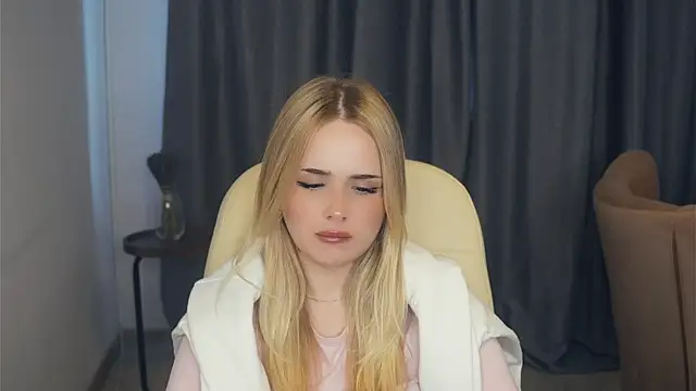 Snapshot of StephenHurban chatting on April 5, 8:22 am StephenHurban online show from April 5, 8:22 am