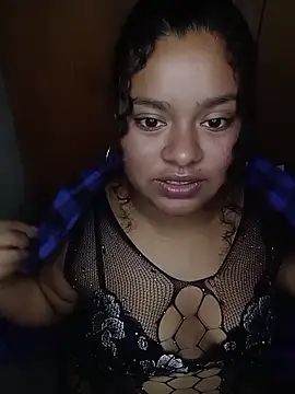 Snapshot of Curlysexy22 chatting on April 6, 4:46 am Curlysexy22 online show from April 6, 4:46 am