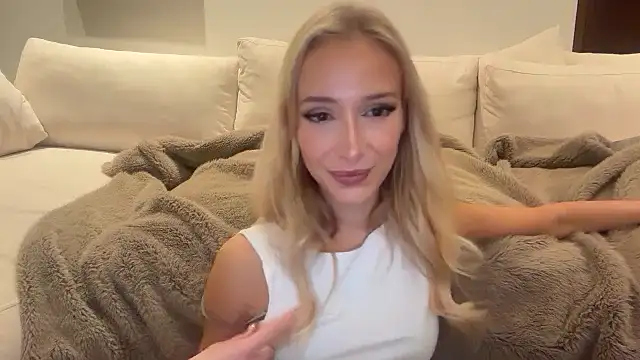 ambrefleurxx online show from May 6, 4:41 am