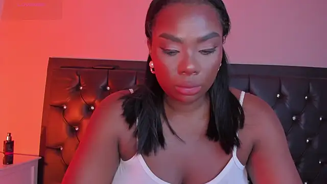 Snapshot of hugeboobs-ebony chatting on May 19, 11:11 pm hugeboobs-ebony online show from May 19, 11:11 pm