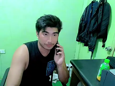 Hunkfireman online show from April 18, 8:42 pm