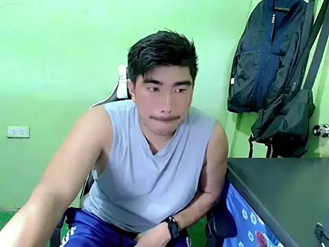 Snapshot of Hunkfireman chatting on May 15, 11:45 pm Hunkfireman online show from May 15, 11:45 pm