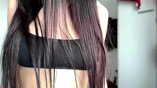 Snapshot of PalmiraJaussen chatting on April 14, 10:21 am PalmiraJaussen online show from April 14, 10:21 am