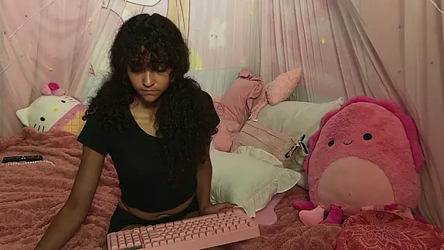 mia hart online show from June 30, 5:19 am