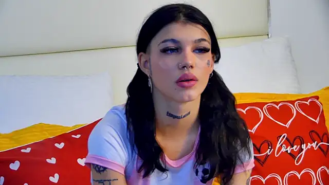 YasminnStorm online show from May 8, 4:40 am