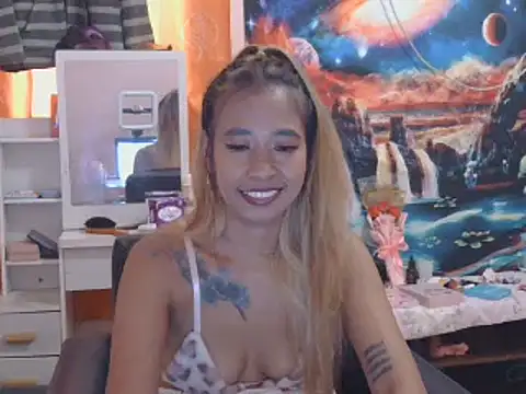 Snapshot of morena231994 chatting on April 24, 1:08 am morena231994 online show from April 24, 1:08 am