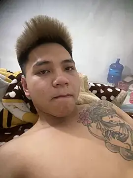 ahtaikk12345 online show from April 4, 1:37 am