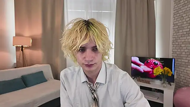 Snapshot of JameMilann chatting on May 13, 1:08 pm JameMilann online show from May 13, 1:08 pm