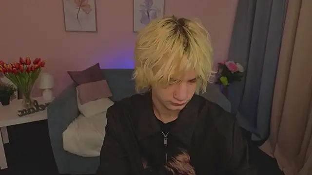 Snapshot of JameMilann chatting on May 16, 6:10 am JameMilann online show from May 16, 6:10 am