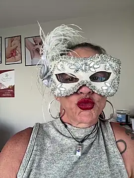 depildeluxo online show from July 11, 4:32 pm