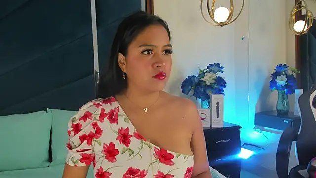 Snapshot of AprilMiiller chatting on April 18, 1:26 pm AprilMiiller online show from April 18, 1:26 pm