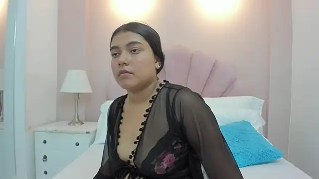 Snapshot of Amber-Rousee chatting on April 4, 2:47 pm Amber-Rousee online show from April 4, 2:47 pm