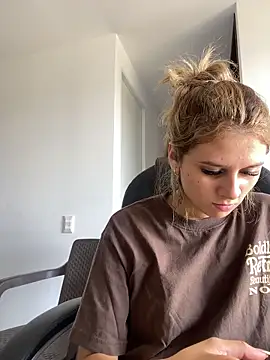 Alison parkerrr online show from April 13, 7:08 pm