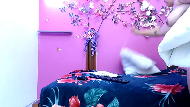 Snapshot of starfishanal21 chatting on May 8, 7:30 pm starfishanal21 online show from May 8, 7:30 pm
