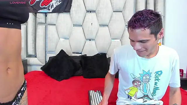 karlaandmatt online show from June 28, 1:44 am