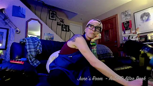 juneafterhours online show from April 28, 3:11 am
